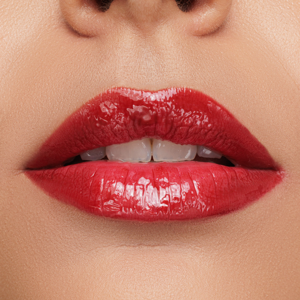 GLOSSY LIPSTICK