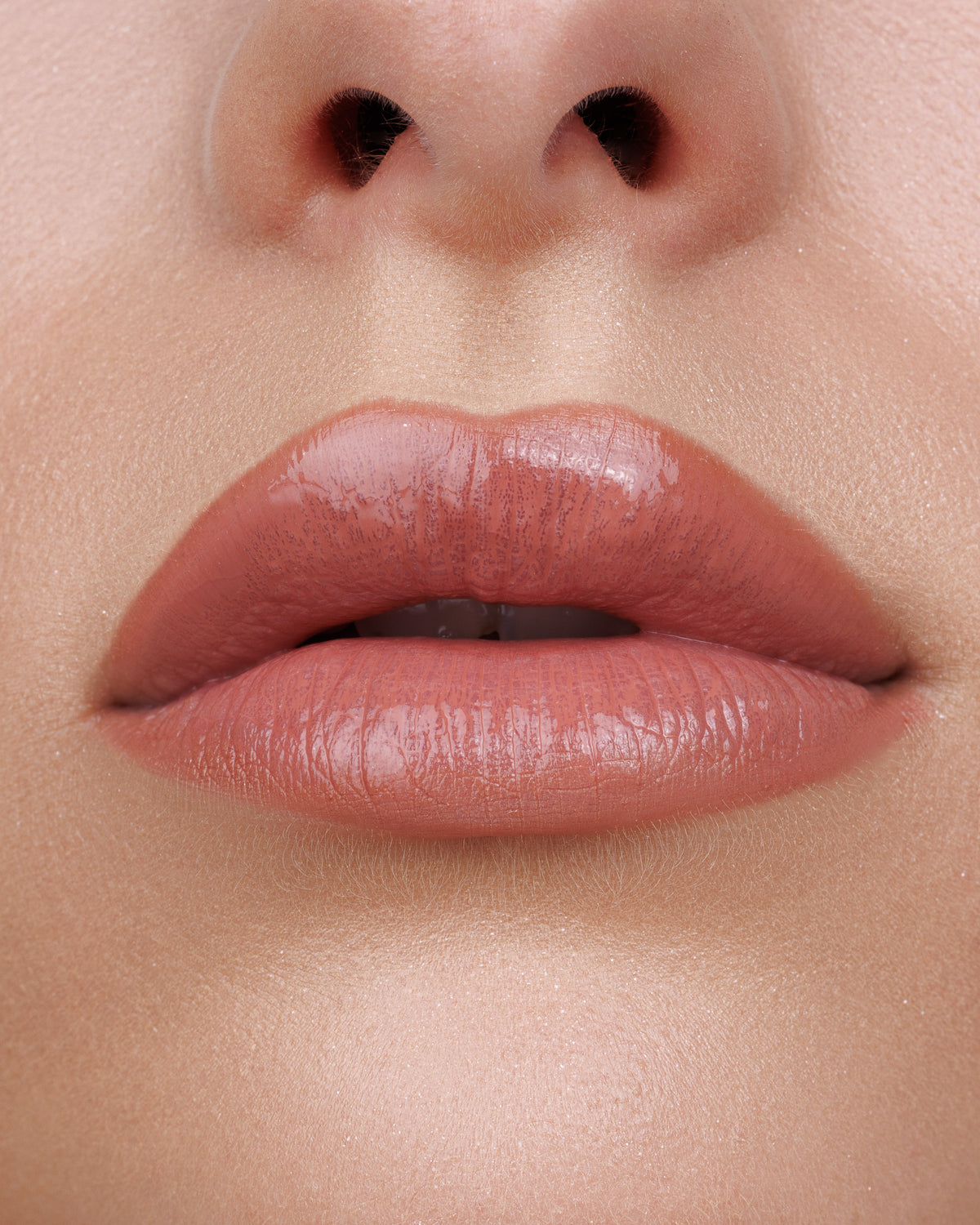 GLOSSY LIPSTICK