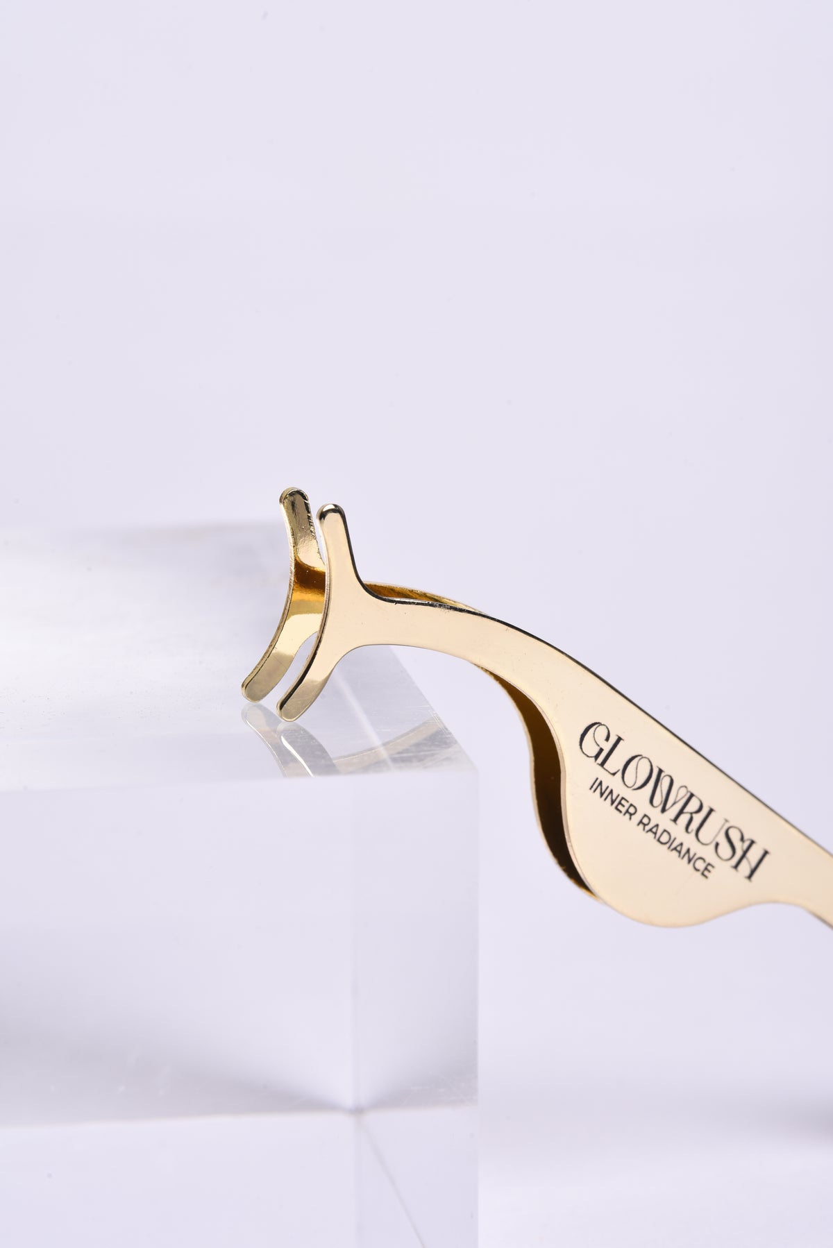 G GOLDEN TWEEZER